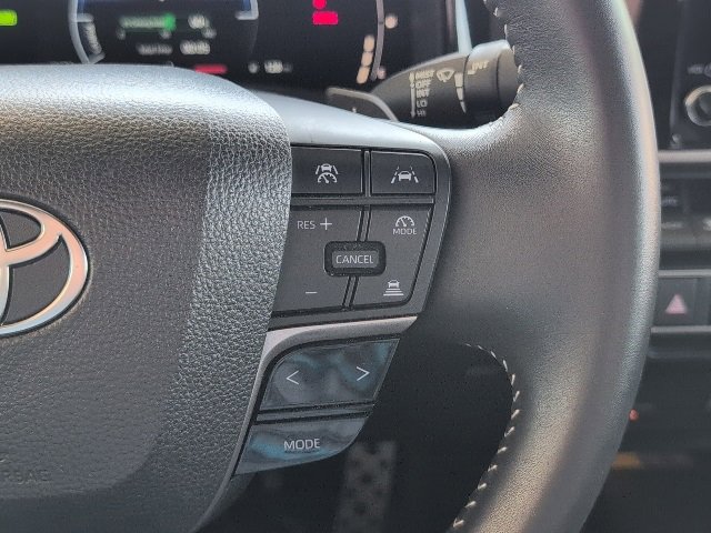 Used 2025 Toyota Camry SE image 24