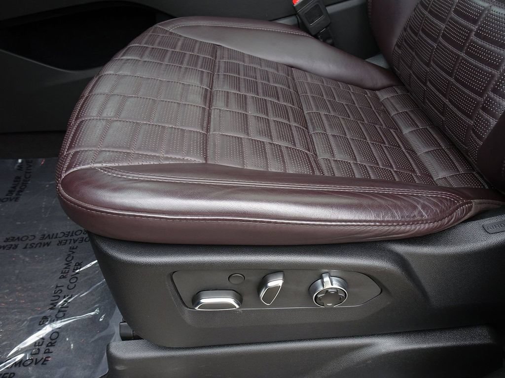 Certified 2023 Cadillac Escalade ESV Sport Platinum w/ LPO, ONYX Package AWD/4WD image 8