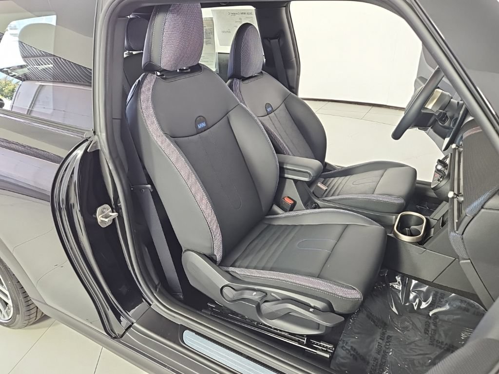 Used 2026 MINI Cooper 2-Door Hardtop FWD image 20