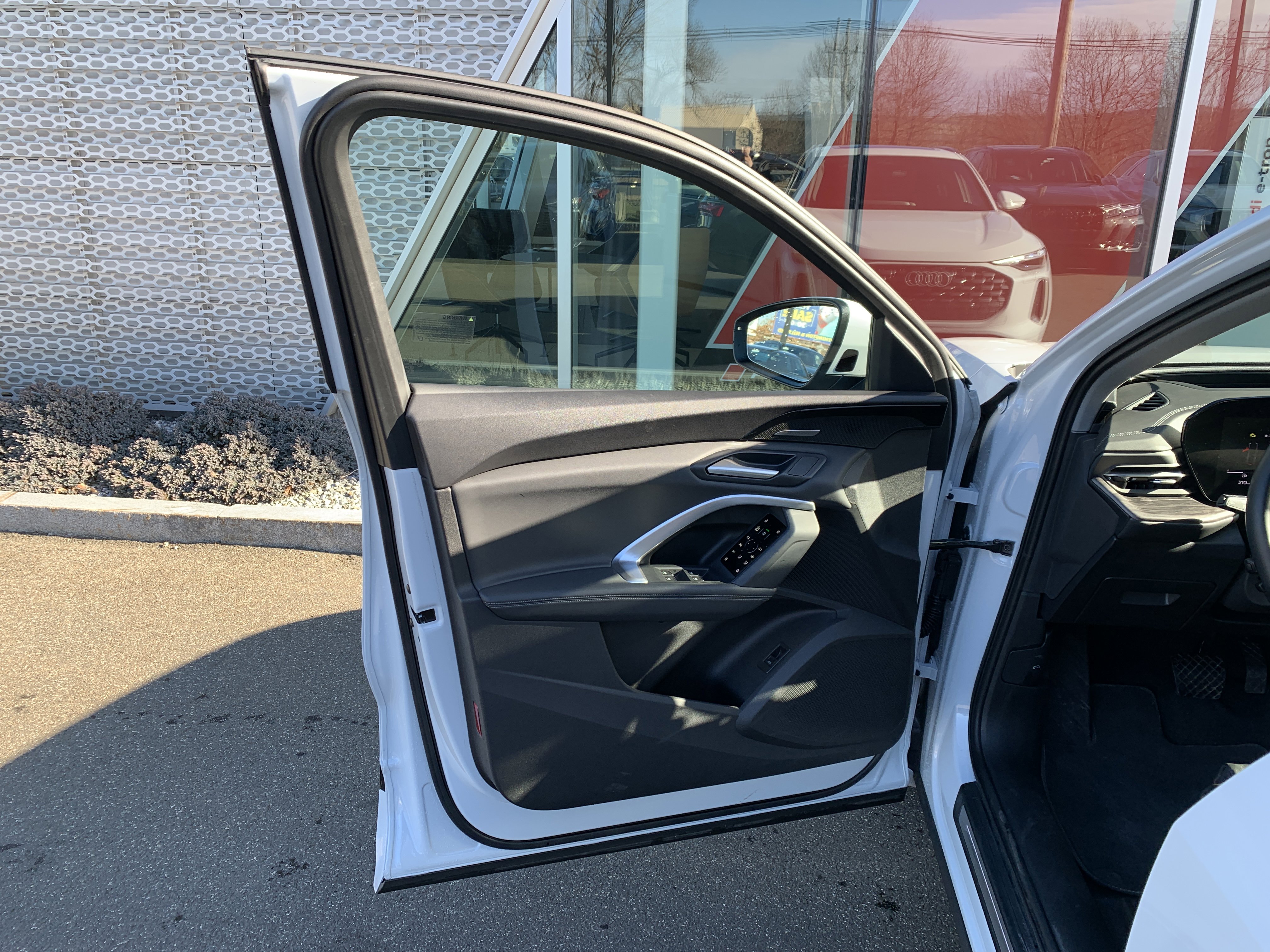 Certified 2025 Audi Q5 Premium Plus w/ Premium Plus image 4