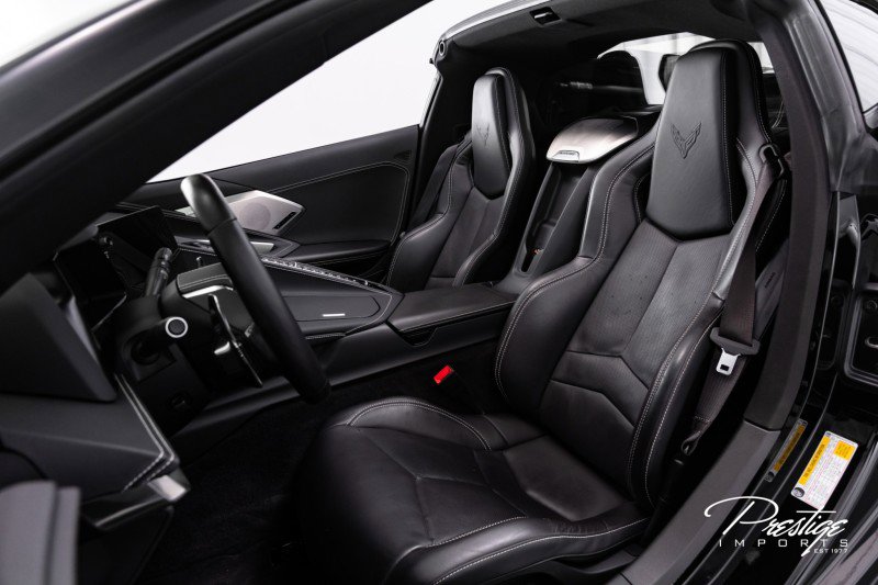 Used 2025 Chevrolet Corvette Stingray Preferred Cpe w/ 2LT image 34