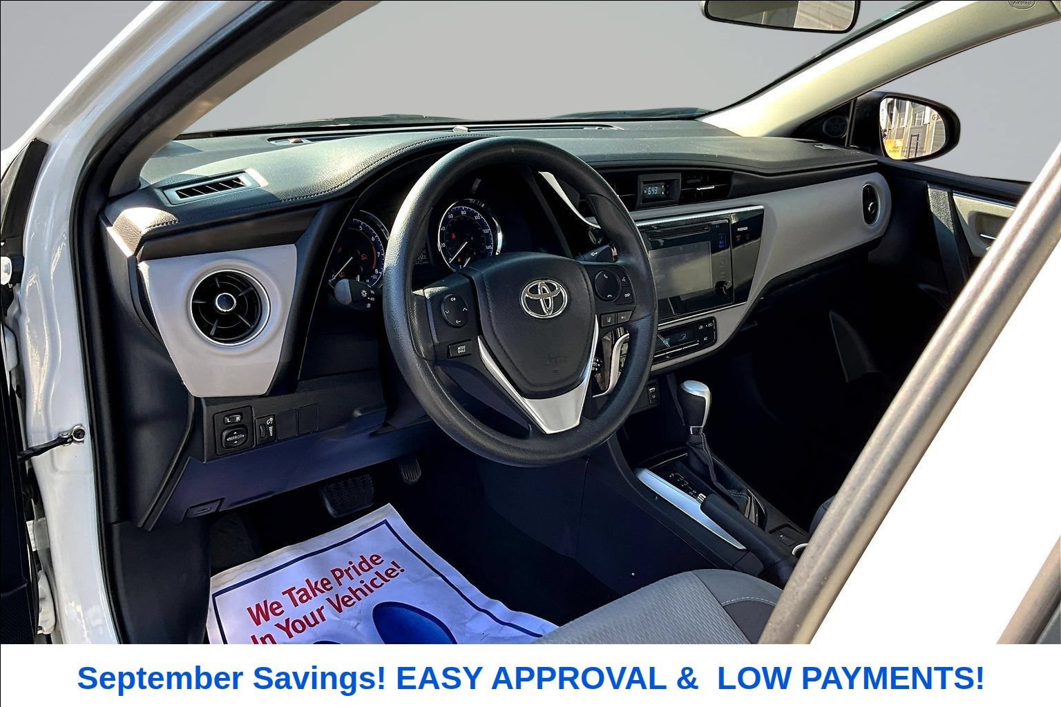 Used 2017 Toyota Corolla LE FWD image 14
