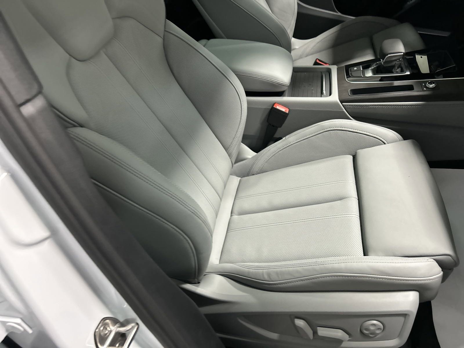 New 2024 Audi Q5 e Prestige image 37