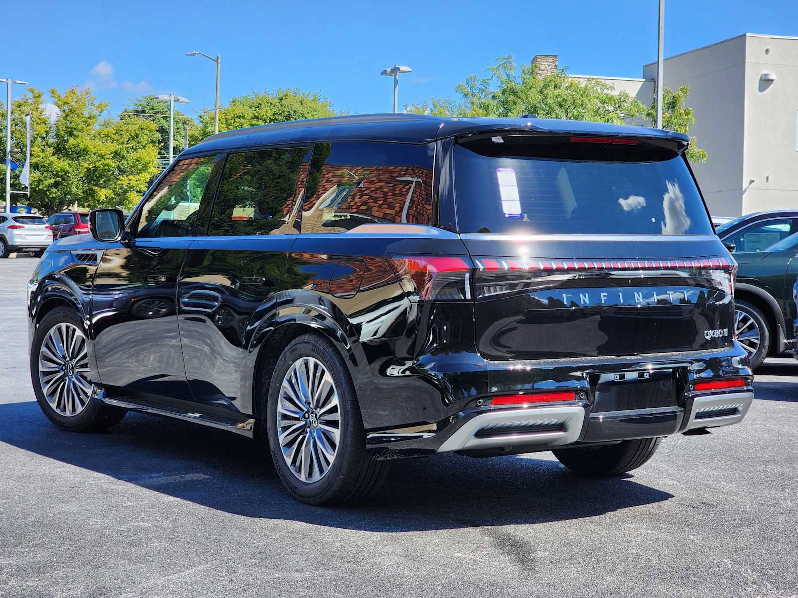 New 2026 INFINITI QX80 Luxe w/ Cargo Package image 2
