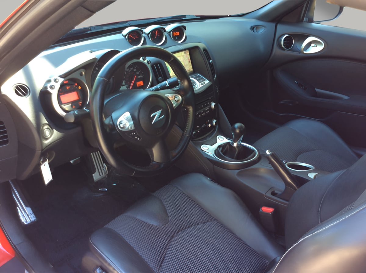 Used 2015 Nissan 370Z Touring Sport RWD image 14