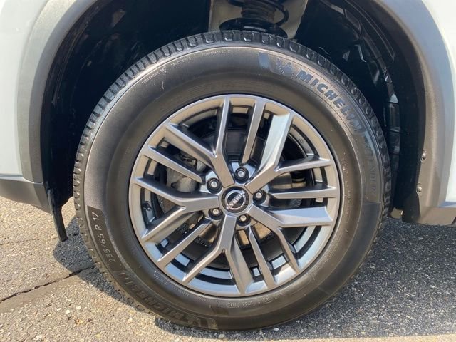 Used 2023 Nissan Rogue S image 21