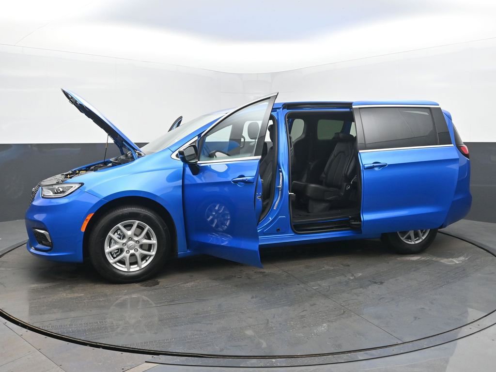 New 2026 Chrysler Pacifica Select image 55