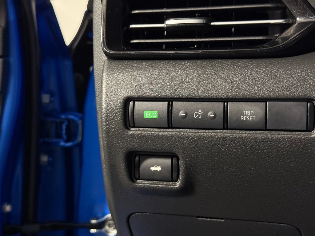 Certified 2023 Nissan Sentra SR FWD image 20