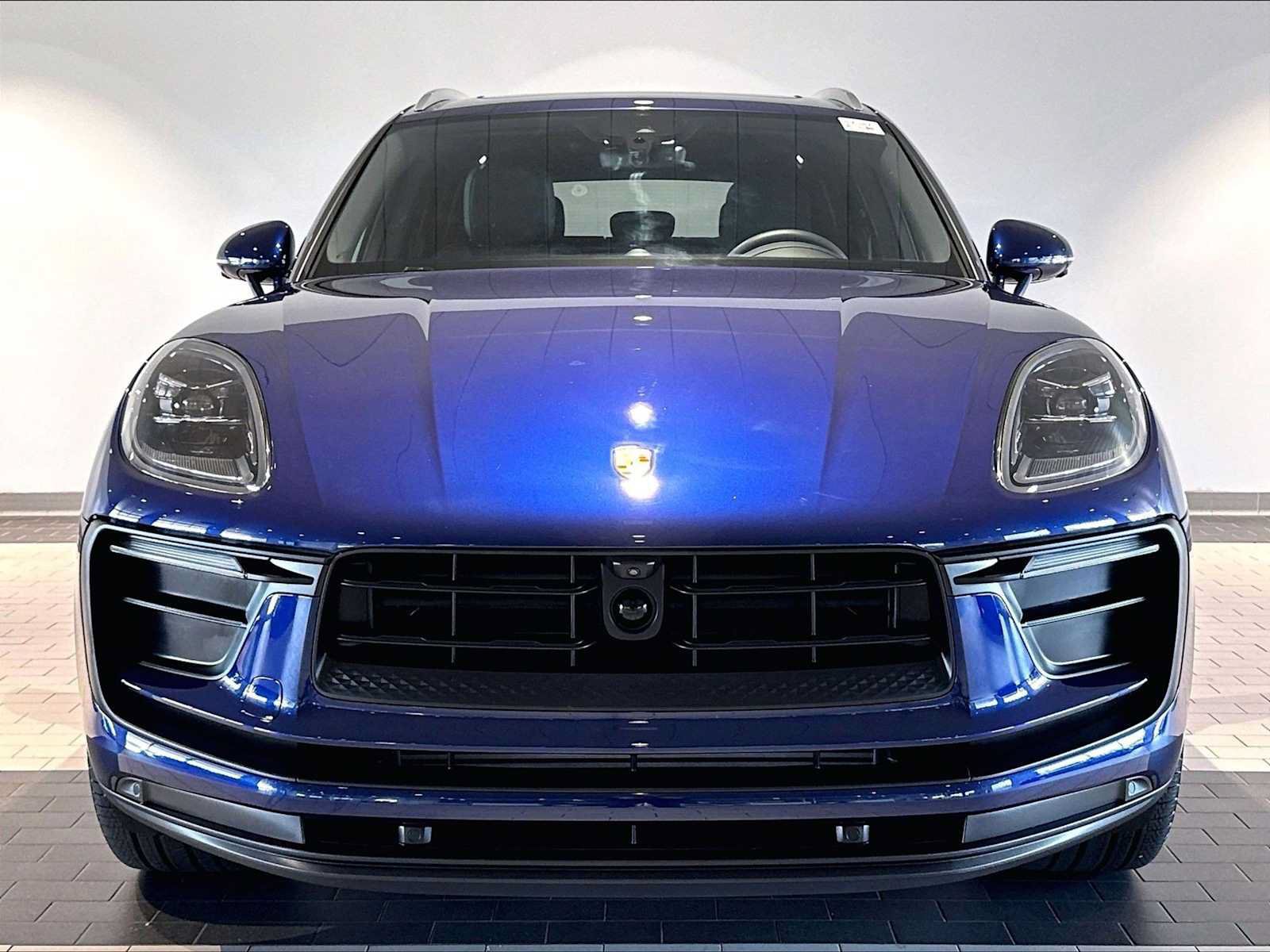Used 2026 Porsche Macan AWD/4WD image 14
