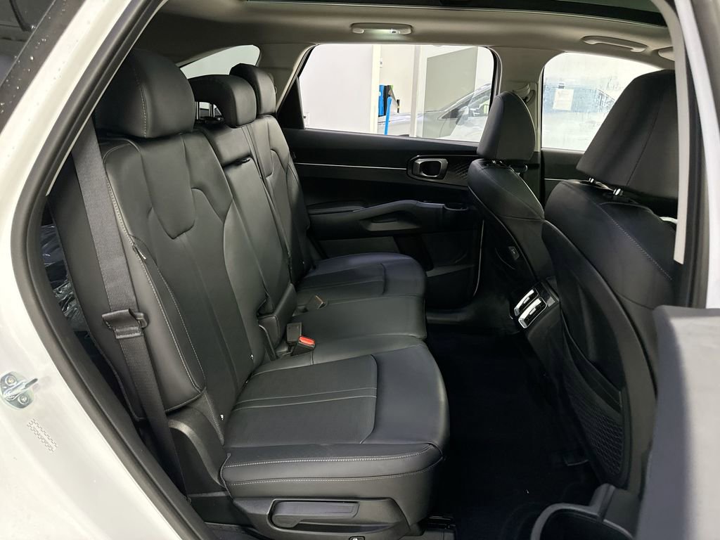 Used 2025 Kia Sorento S w/ Panoramic Sunroof Package image 31