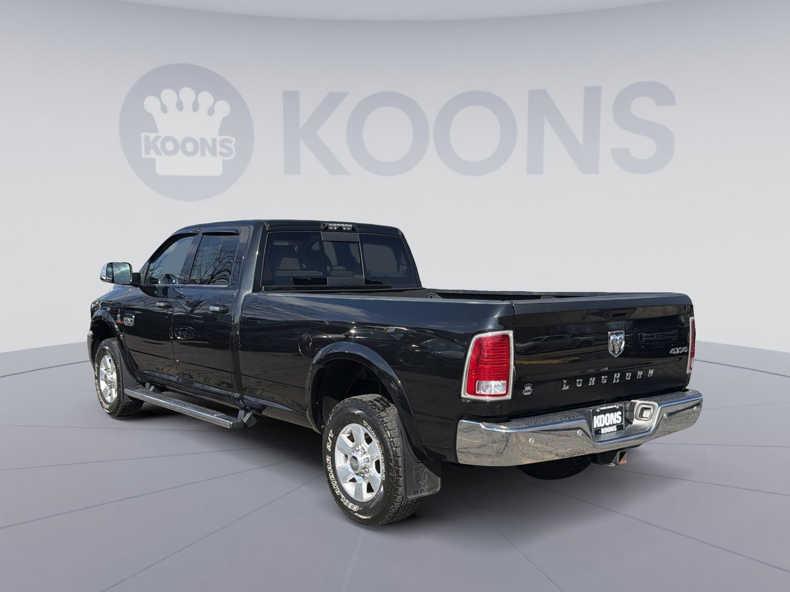 Used 2018 RAM 3500 Laramie Longhorn w/ Longhorn Southfork Package image 4