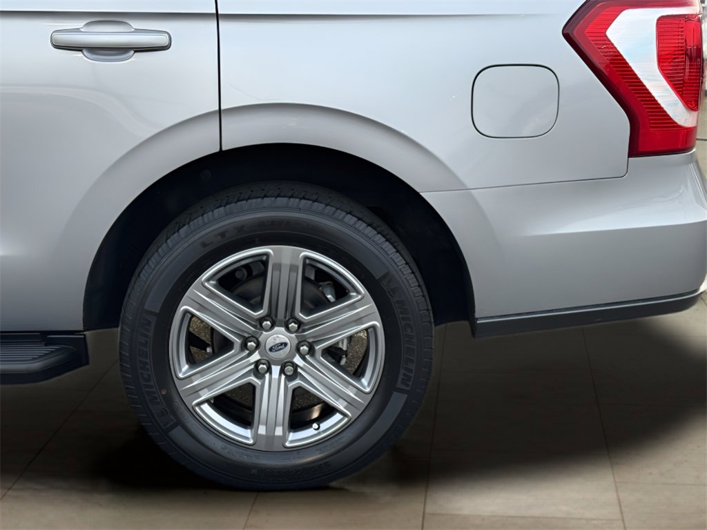 Used 2020 Ford Expedition XLT image 40