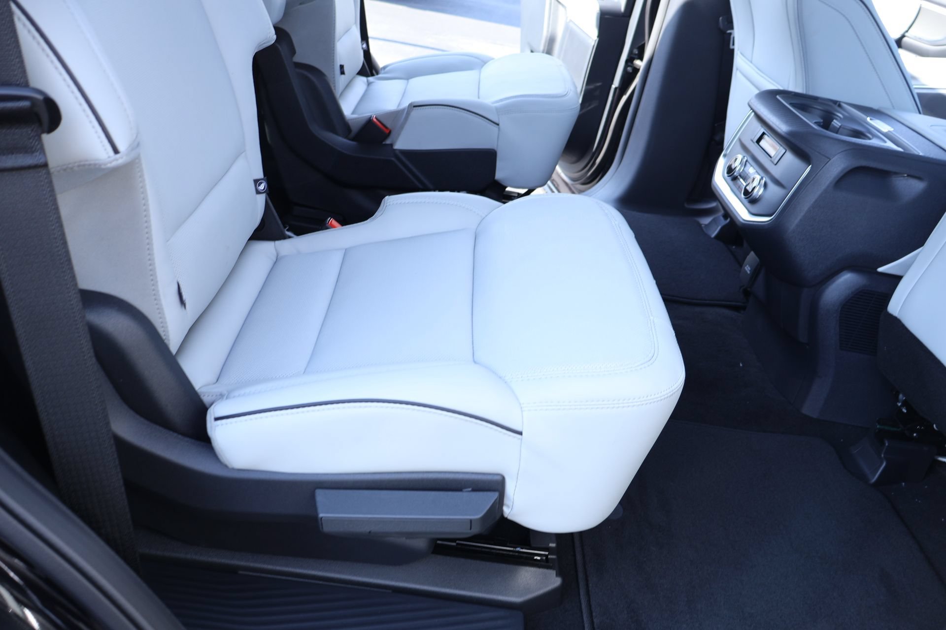 New 2027 Ford Expedition Platinum w/ Platinum Ultimate Package AWD/4WD image 17