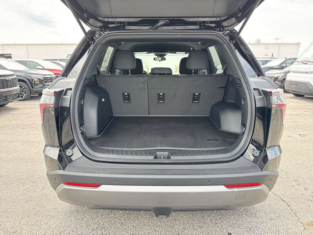 New 2026 Chevrolet Equinox LT w/ LPO, Floor Liner Package FWD image 24