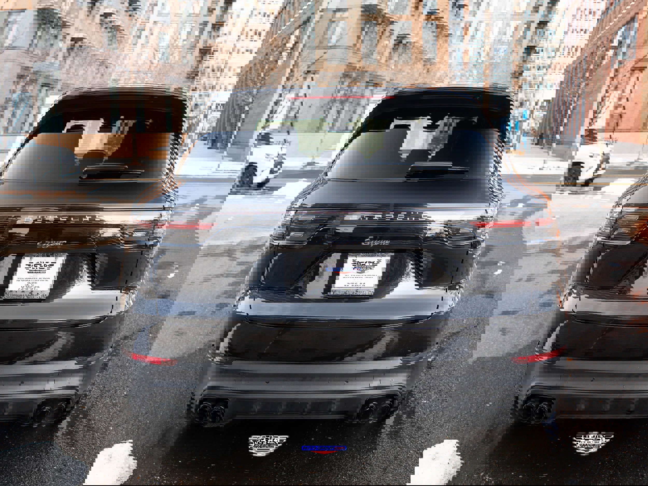 Used 2022 Porsche Cayenne Platinum Edition image 6