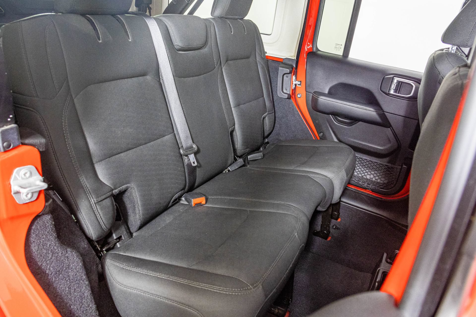 Used 2019 Jeep Wrangler Unlimited Sahara AWD/4WD image 39