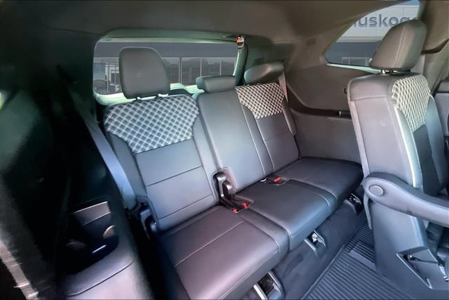 Used 2025 GMC Acadia Denali w/ LPO, Floor Liner Package AWD/4WD image 26