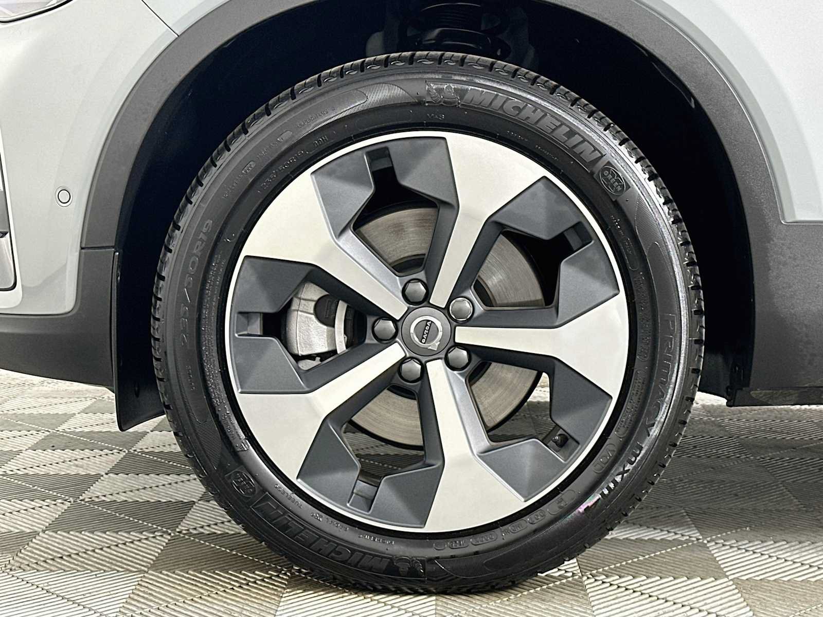 Used 2026 Volvo XC40 B5 Plus w/ Protection Package Premier AWD/4WD image 30