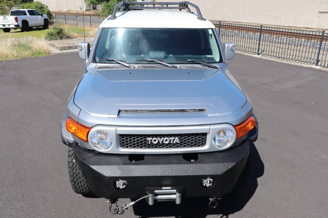 Used 2010 Toyota FJ Cruiser 4WD image 2