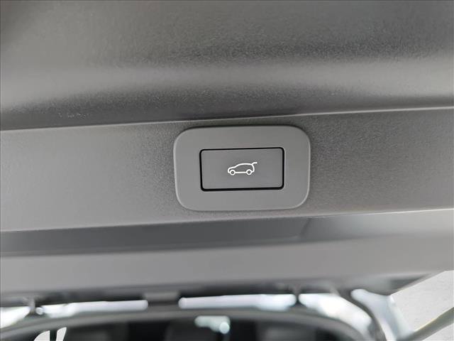 New 2025 Land Rover Range Rover SE image 13