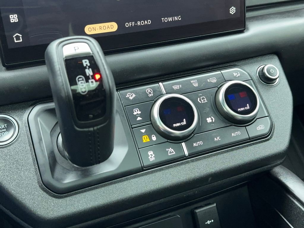 Used 2023 Land Rover Defender 110 V8 image 32