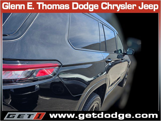 Certified 2024 Jeep Grand Cherokee L Laredo AWD/4WD image 9