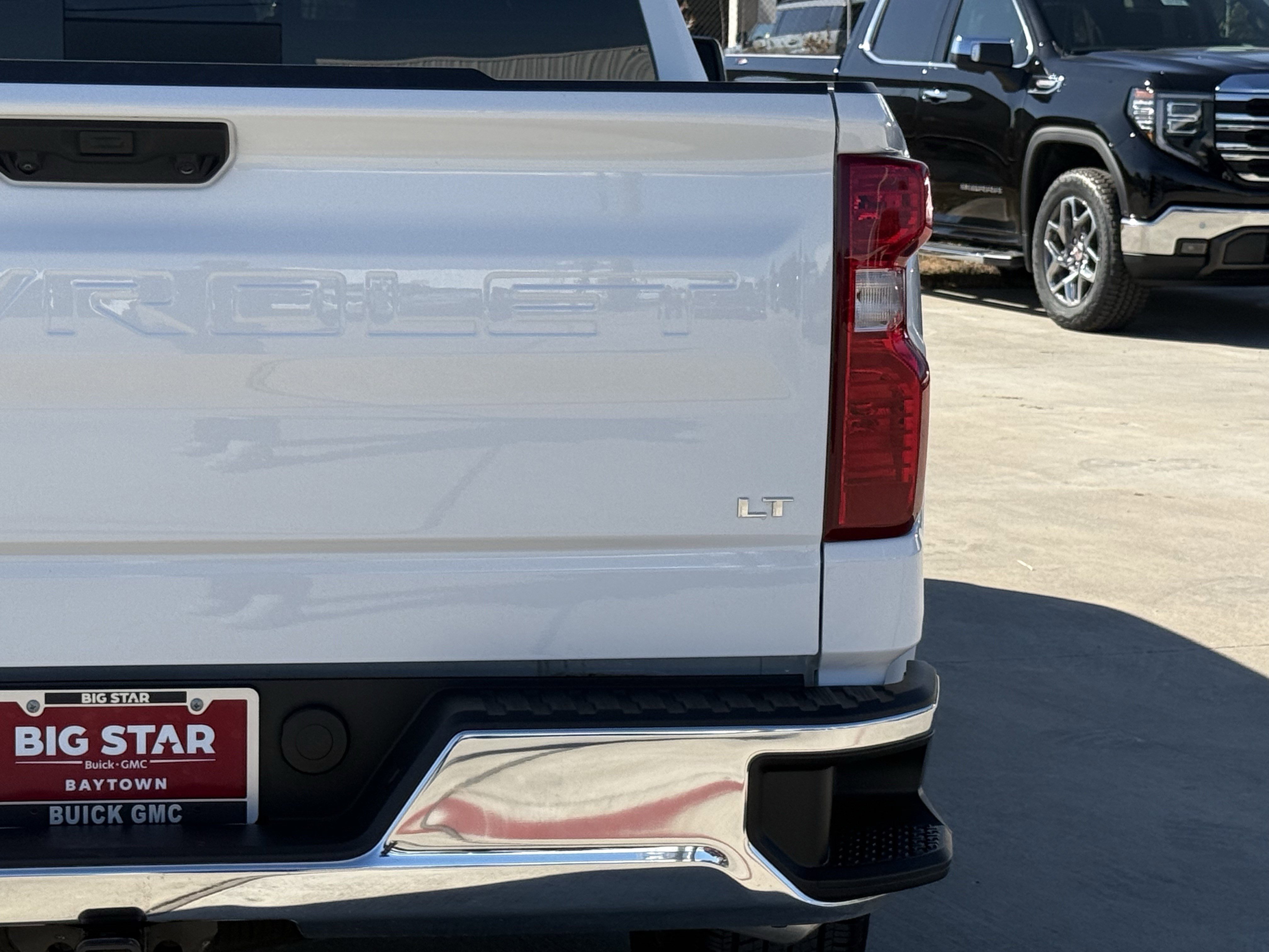 Used 2025 Chevrolet Silverado 1500 LT w/ Leather Package image 7