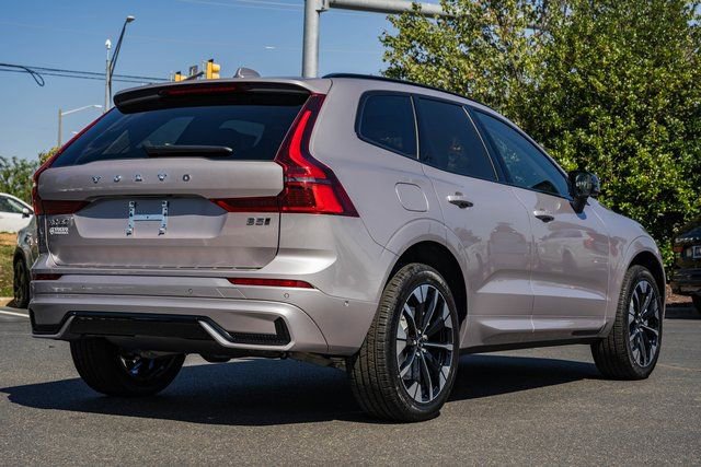 Used 2026 Volvo XC60 B5 Plus w/ Protection Package Premier AWD/4WD image 4