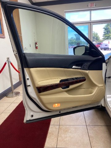 Used 2010 Honda Crosstour EX-L image 9