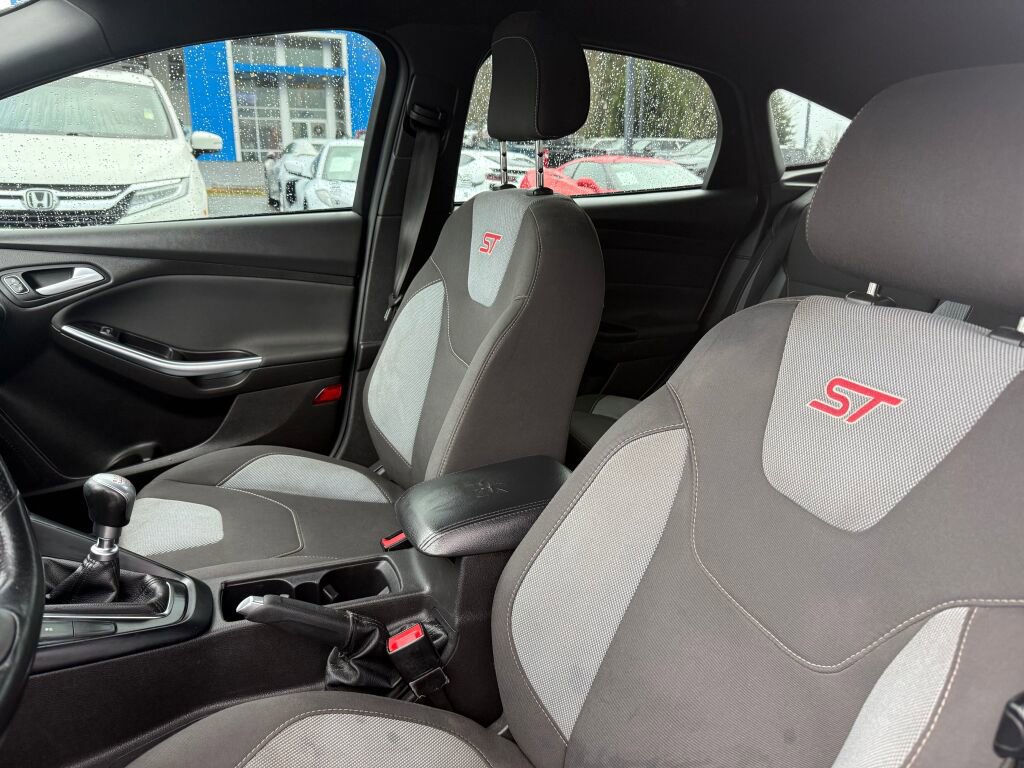 Used 2018 Ford Focus ST image 9