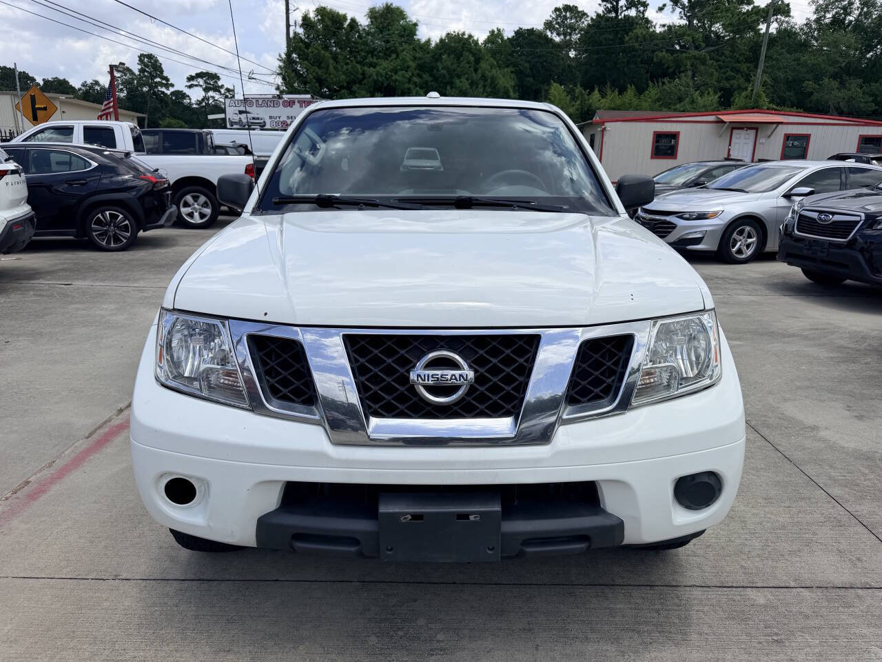 Used 2017 Nissan Frontier SV AWD/4WD image 3