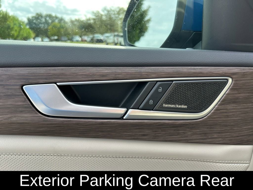 Certified 2025 Volkswagen Atlas SEL Premium R-Line image 18