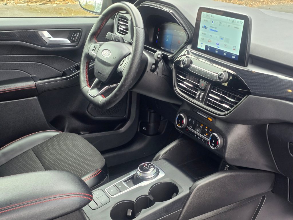 Used 2025 Ford Escape ST-Line Select AWD/4WD image 26