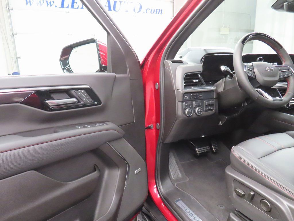 Used 2025 Chevrolet Suburban RST w/ Advanced Technology Package AWD/4WD image 47