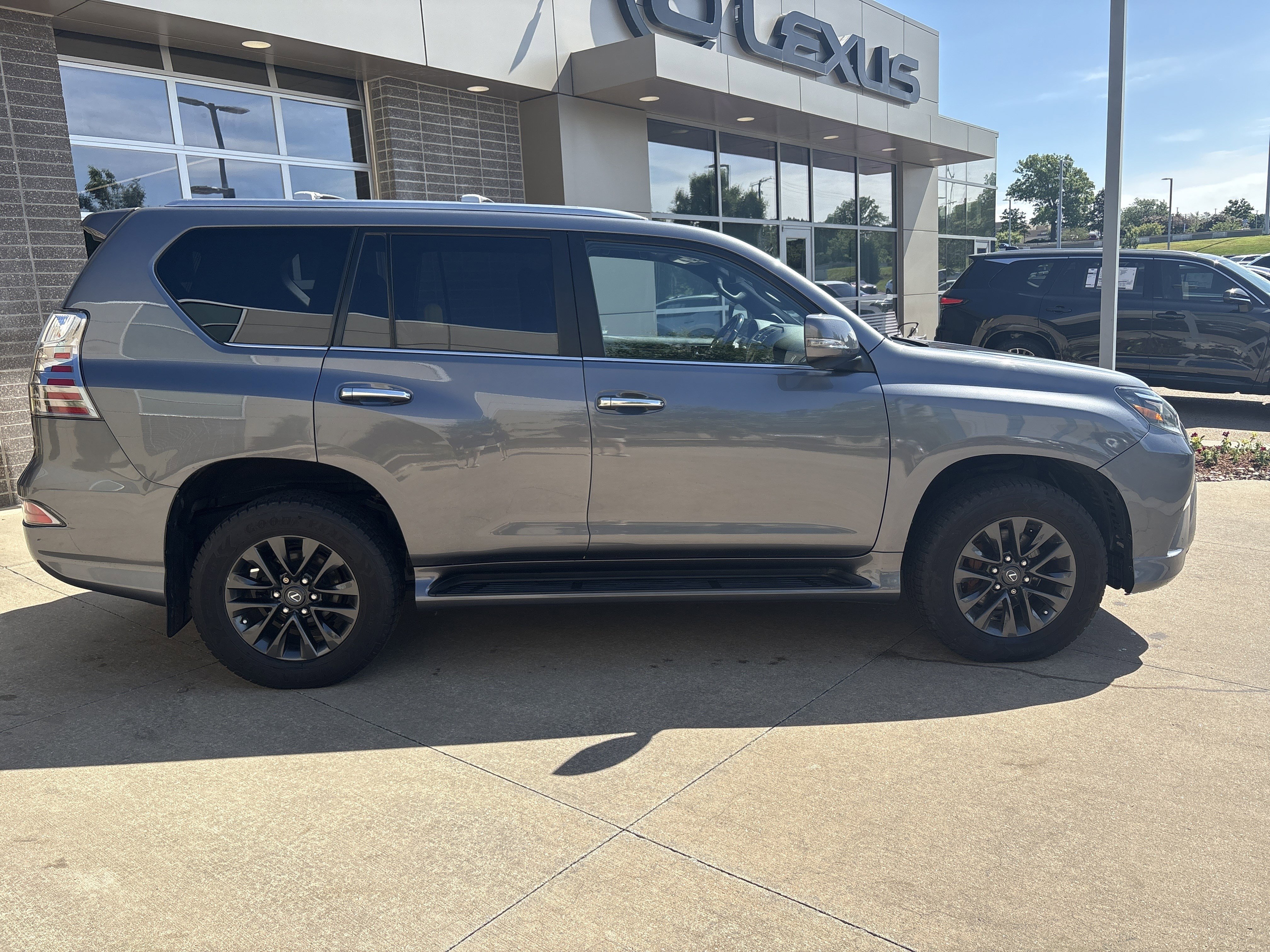 Used 2021 Lexus GX 460 Premium w/ Premium Package AWD/4WD image 49