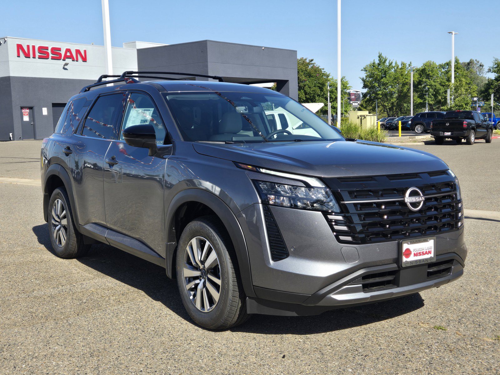 New 2026 Nissan Pathfinder SL AWD/4WD image 1
