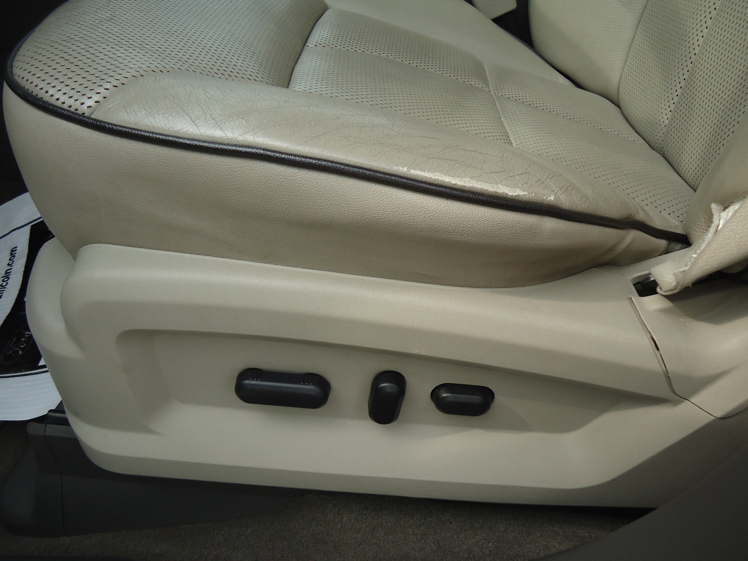 Used 2010 Lincoln MKX AWD image 23