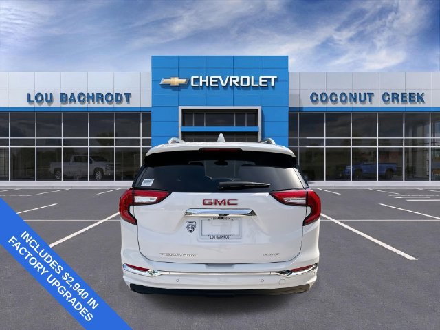 Used 2024 GMC Terrain Denali w/ Denali Premium Package AWD/4WD image 7