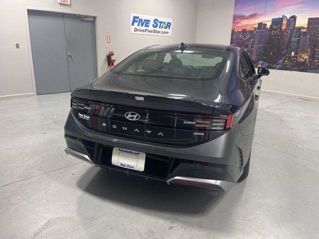 New 2025 Hyundai Sonata Limited image 29