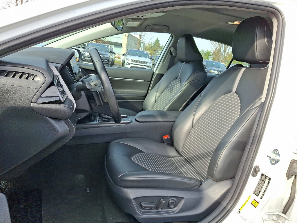 Used 2023 Toyota Camry SE image 24
