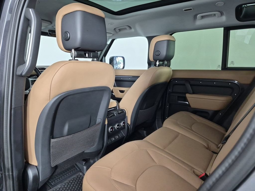Used 2025 Land Rover Defender 110 S AWD/4WD image 34