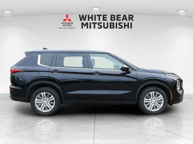 Used 2023 Mitsubishi Outlander ES FWD image 6