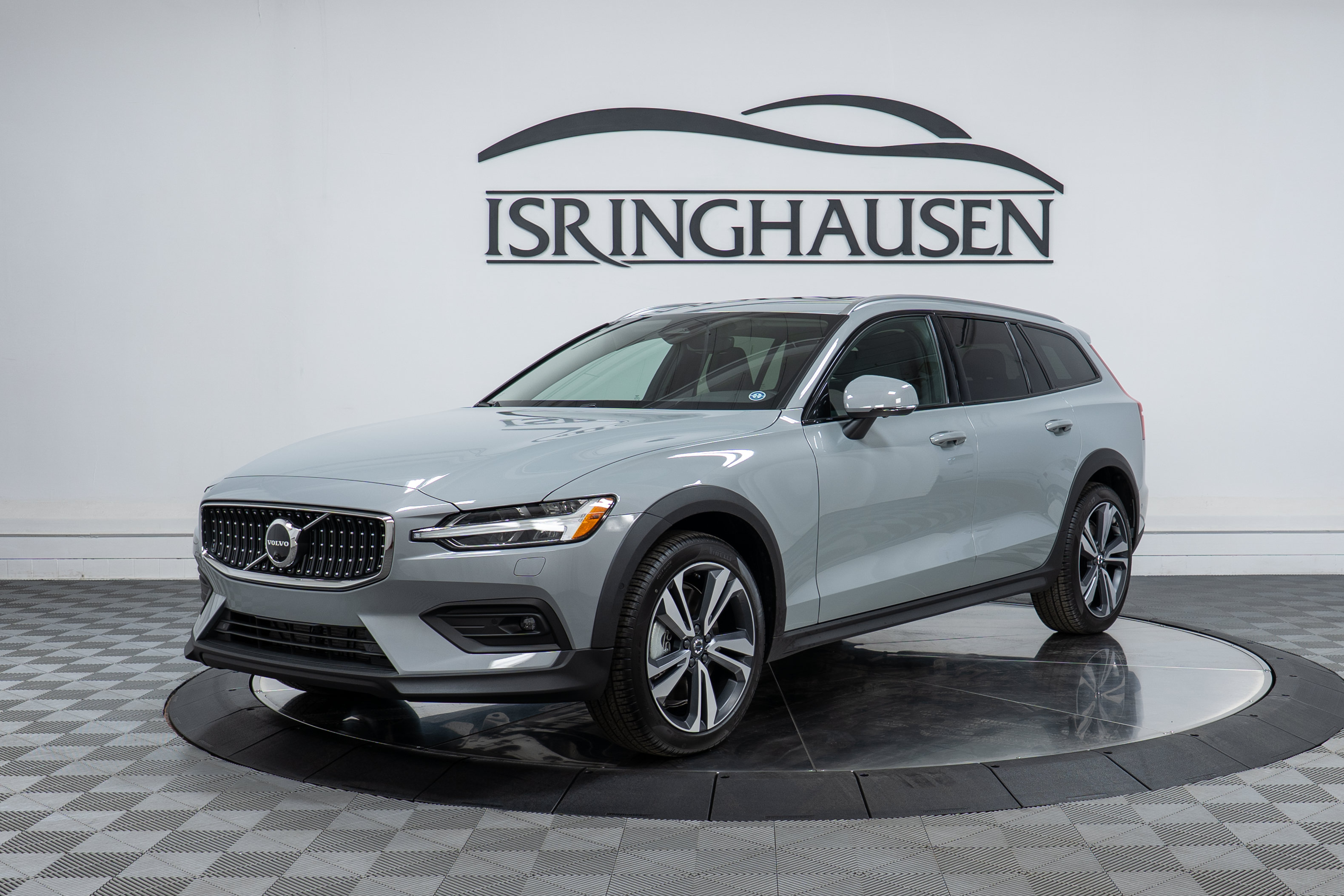 New 2026 Volvo V60 B5 Cross Country Plus w/ Climate Package AWD/4WD image 1