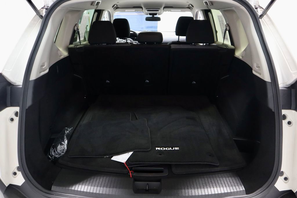 Used 2023 Nissan Rogue SV image 13