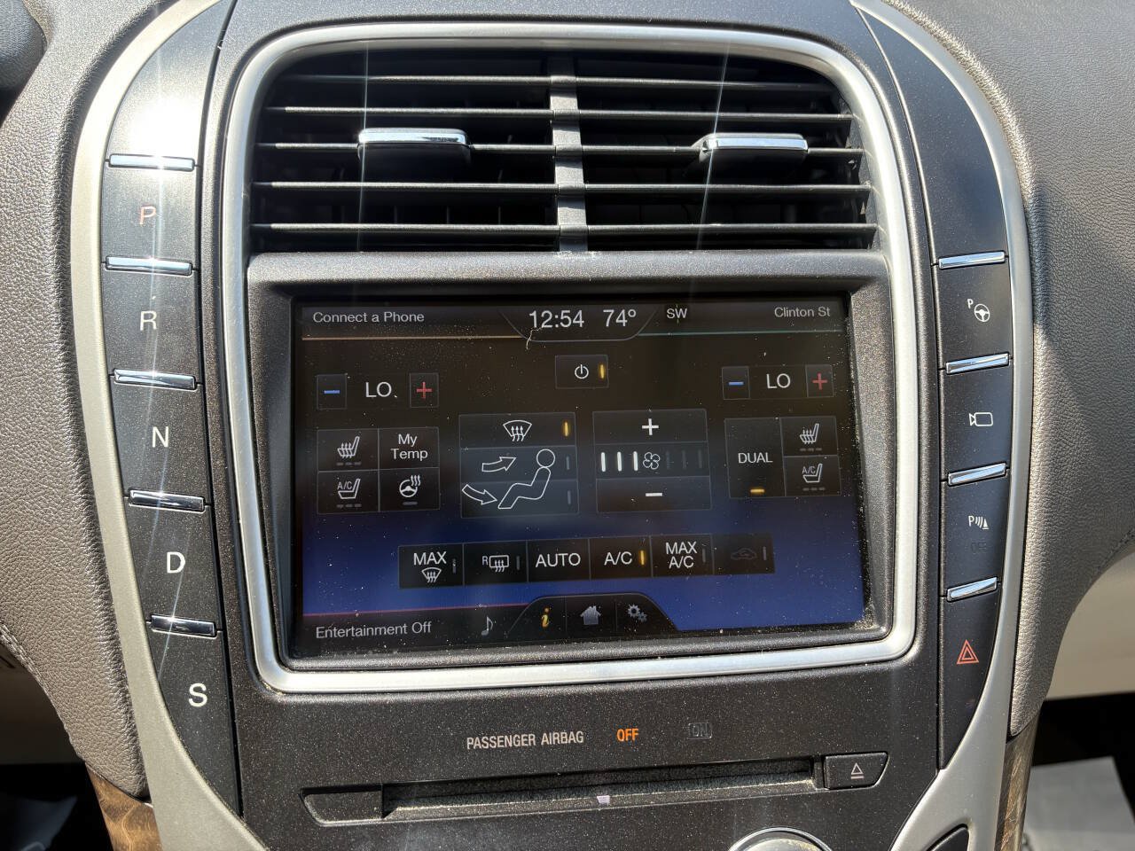 Used 2016 Lincoln MKX Reserve w/ Technology Package AWD/4WD image 16
