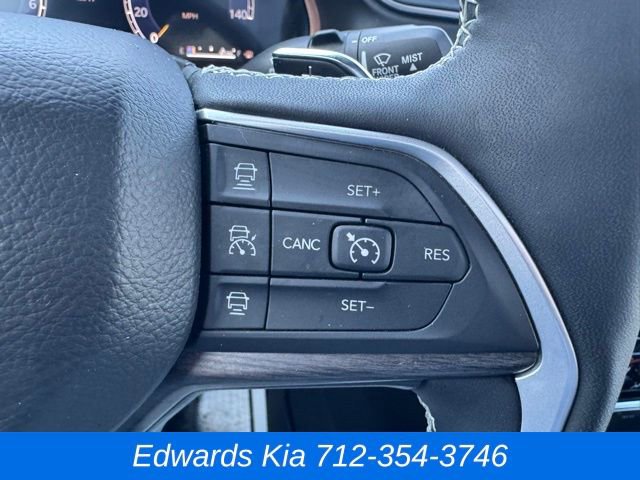 Used 2024 Jeep Grand Cherokee Limited w/ Luxury Tech Group II image 26