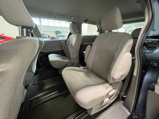 Used 2017 Toyota Sienna L FWD image 15