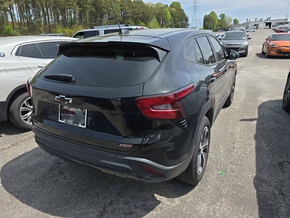 Used 2025 Chevrolet Trax RS w/ Sunroof Package FWD image 6