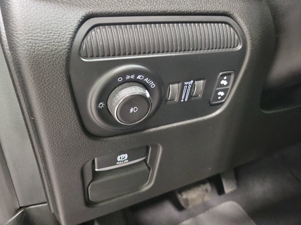 Used 2023 Jeep Wagoneer 4WD image 42