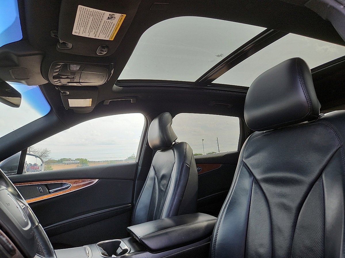 Used 2019 Lincoln Nautilus Reserve image 12